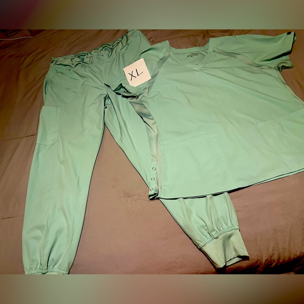 XL Mint Green Med Couture Scrub Set